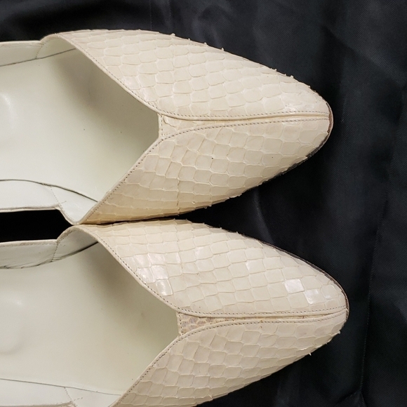 Anne Klein Whips Kid Leather Ivory 1" Heel Flats 8N Snake Look In Original Box - Picture 3 of 14